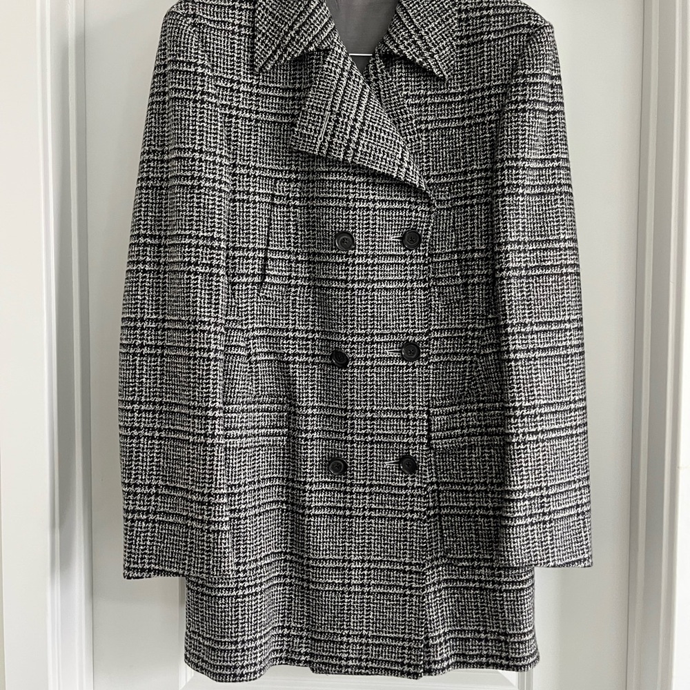 Stunning Hickey Freeman Black and White houndstooth Pea Coat 42R.